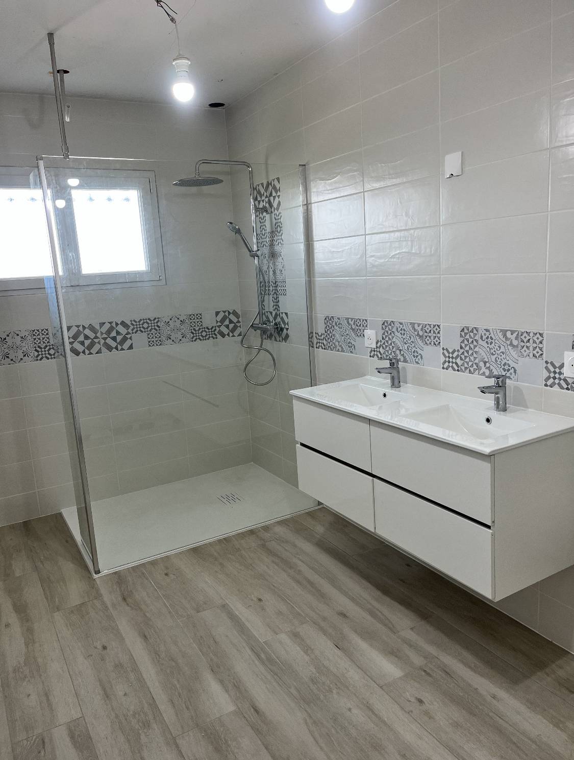 Rénover une salle de bain complète à La Roche Chalais avec un plombier professionnel RGE