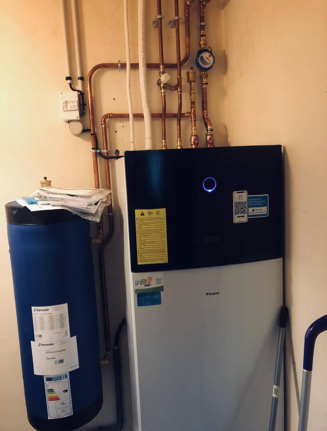 Plombier chauffagiste RGE pour installer une pompe à chaleur dans une maison en Charente Maritime