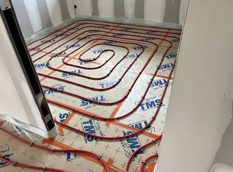 Installation d'un plancher chauffant dans une maison neuve par une entreprise RGE à côté de Saintes 17
