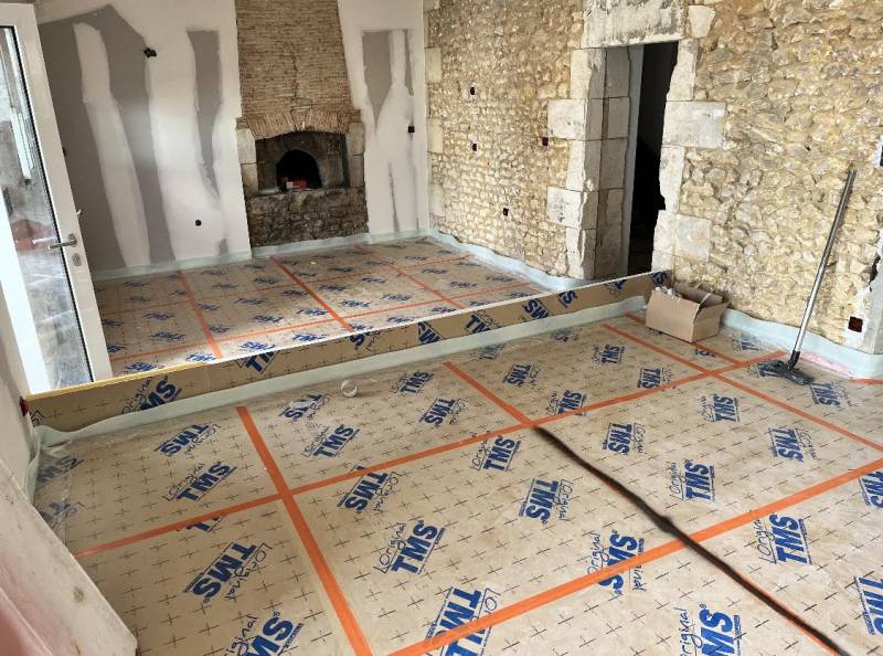 Plombier professionnel RGE pour pose de plancher chauffant avec aides de l'état en Charente Maritime proche Saintes