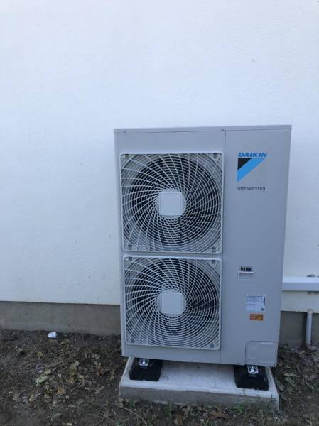 Plombier chauffagiste rge pour pose de climatisation réversible avec pompe à chaleur vers Saintes