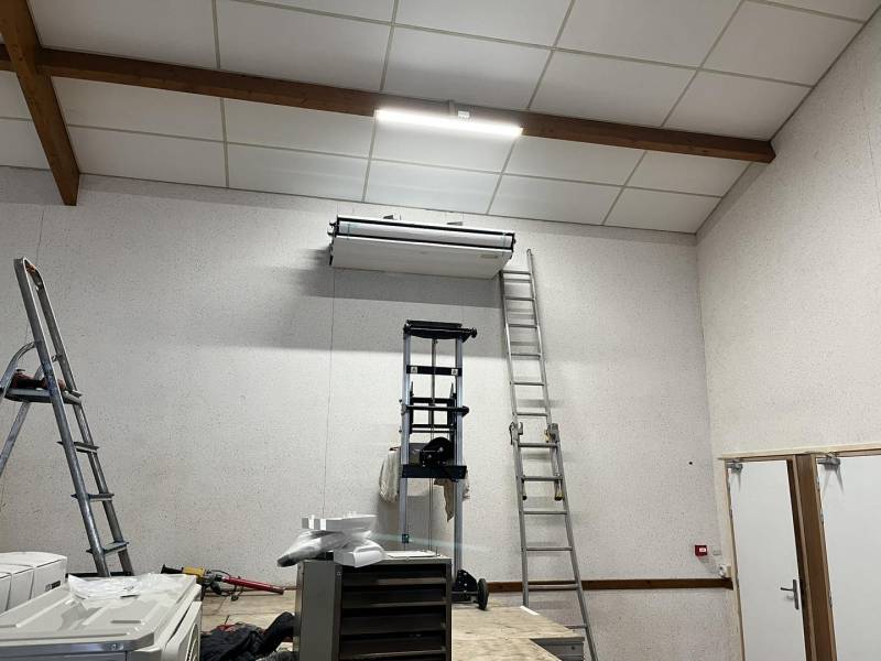 Entreprise RGE pour pose de chauffage réversible dans une salle des fêtes à proximité de Royan