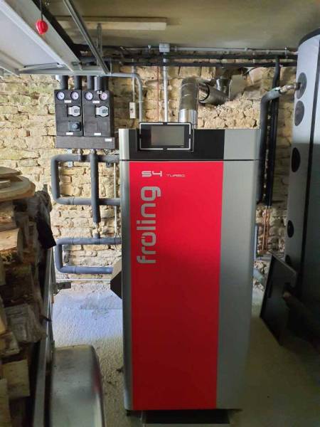 Chaudière à granulés de bois : Installation et entretien inclus par un artisan RGE spécialisé en chaudière de la marque FROLING