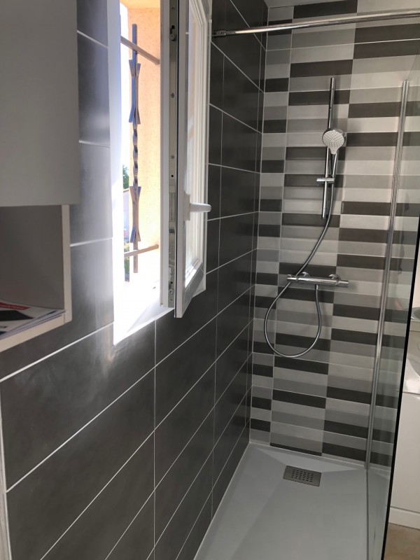 Devis pour la création d'une douche par un artisan plombier carreleur RGE en Charente