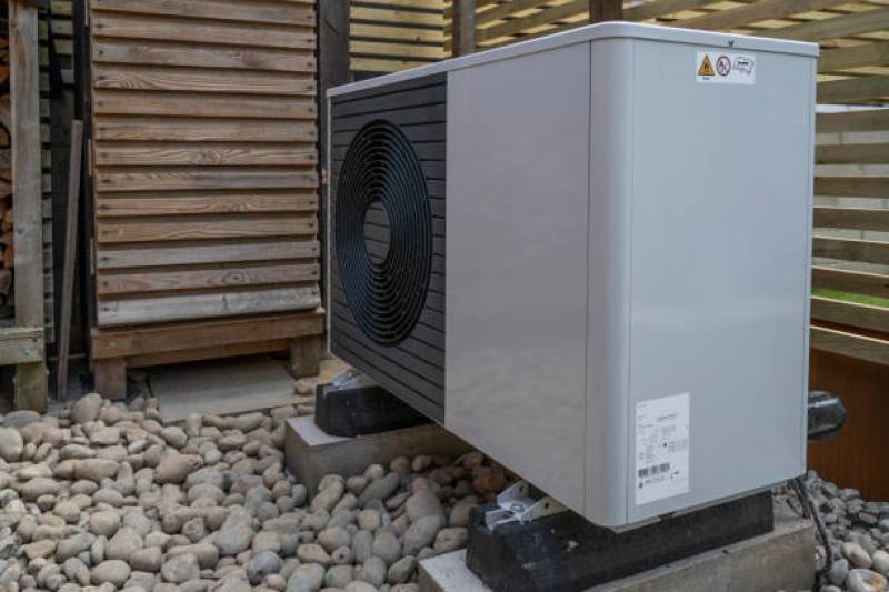Plombier chauffagiste RGE dans le Blayais : installation clim réversible PANASONIC avec pose de pompe à chaleur
