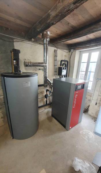 Plombier chauffagiste RGE pour remplacer une chaudière à fioul par une chaudière à pellets vers Blaye 33