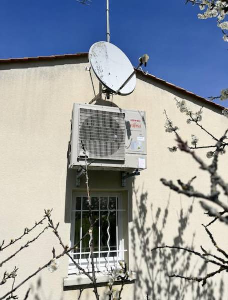 Pourquoi choisir une clim réversible gainable plutôt que des splits pour une maison de 120m2 ? Charente Maritime 17