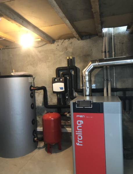 Plombier chauffagiste RGE pour installer une chaudière à granulés en remplacement d'une chaudière à gaz Charente Maritime